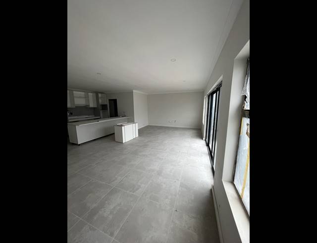 3 BEDROOM FREEHOLD FOR SALE IN PARKLANDS NORTH